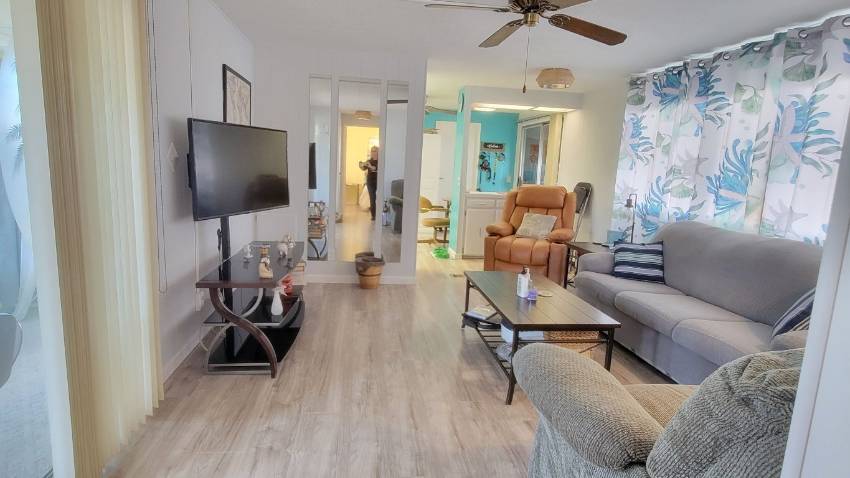 205 Rainbow Lane West a Dundee, FL Mobile or Manufactured Home for Sale